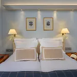 Relais Du Louvre Hotel