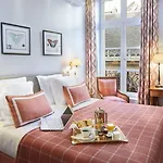 Relais Du Louvre Hotel 4*