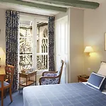 Relais Du Louvre Hotel
