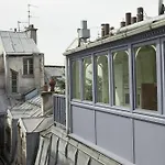 Relais Du Louvre Hotel