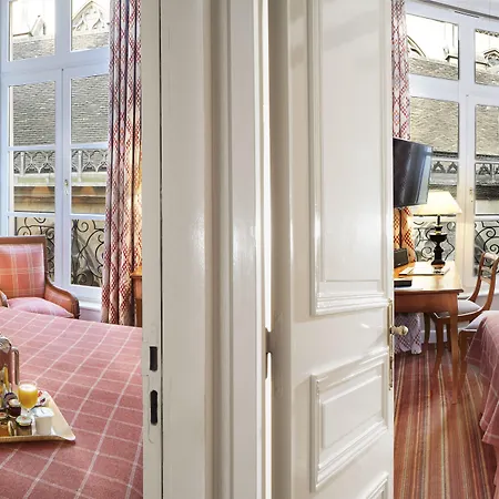 Relais Du Louvre 4*