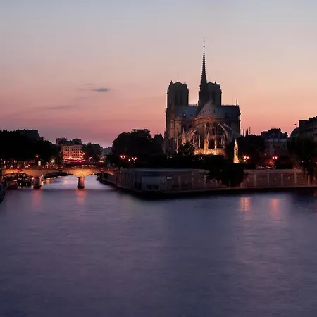Relais Du Louvre 4* Parigi