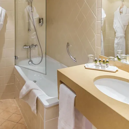 Hotel Relais Du Louvre Parigi