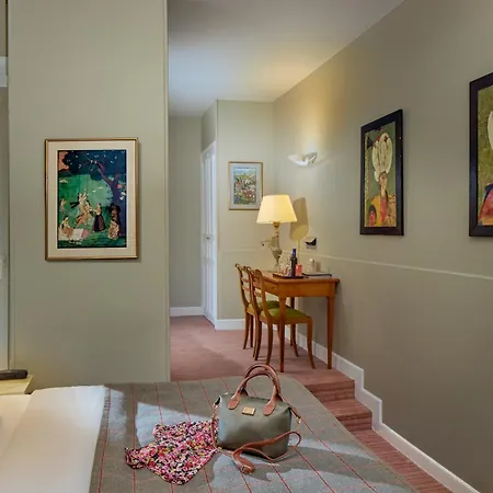 卢浮驿站酒店 4* 巴黎