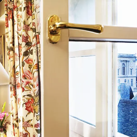 卢浮驿站酒店 酒店