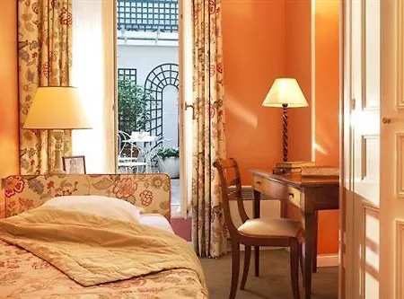 Relais Du Louvre Paříž