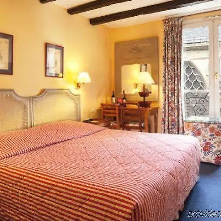 Relais Du Louvre Hotel 4*
