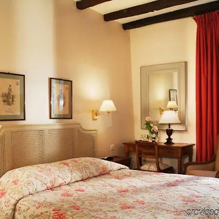 Relais Du Louvre 4* Paris