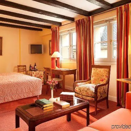 Relais Du Louvre Hotel