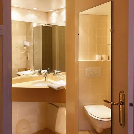 Relais Du Louvre Hotel