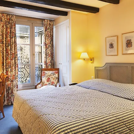 מלון Relais Du Louvre 4*