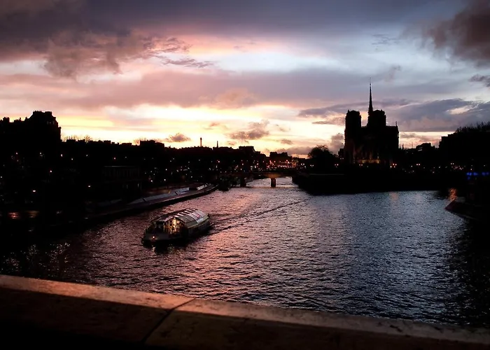 ホテル ルレ デュ ルーヴル