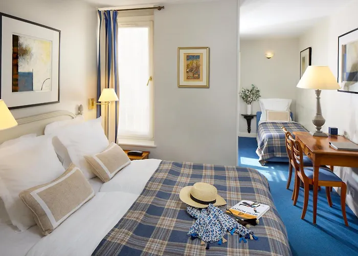 Relais Du Louvre Hotel 4*
