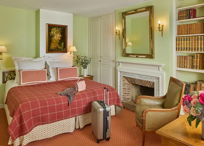 Relais Du Louvre Paris