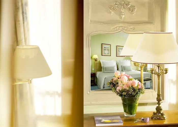 Relais Du Louvre Hotel