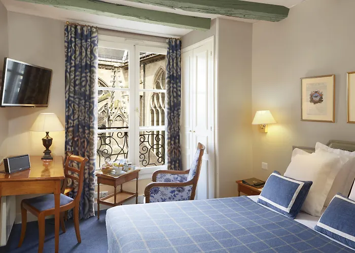 Relais Du Louvre Hotel