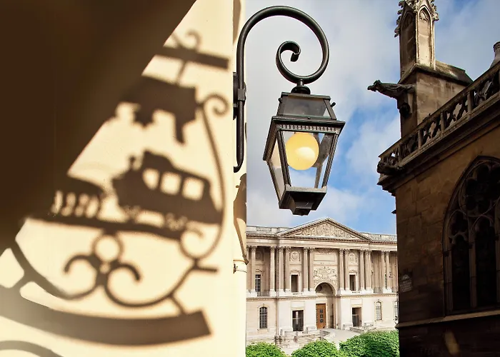 Hotel Relais Du Louvre 4*