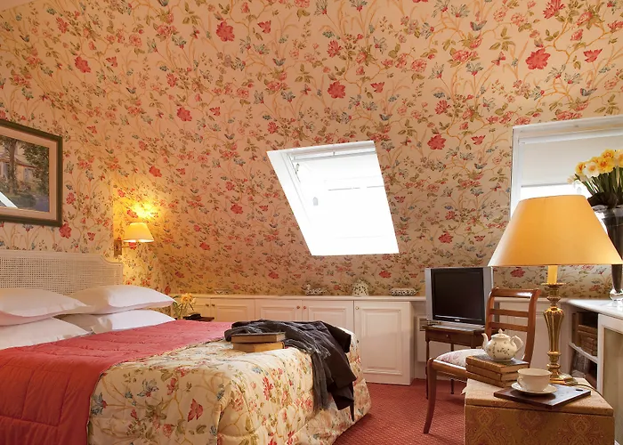 Relais Du Louvre Hotel